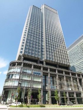 Exterior view of Shin-Marunouchi Building Information Counter・ComputerZoom