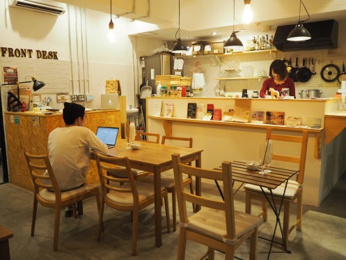  Inside view of  GLOBAL RING CAFÉ・Computer_3