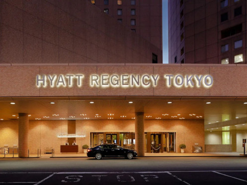 Entrance of Hyatt Regency Tokyo Concierge Desk・Computer_2